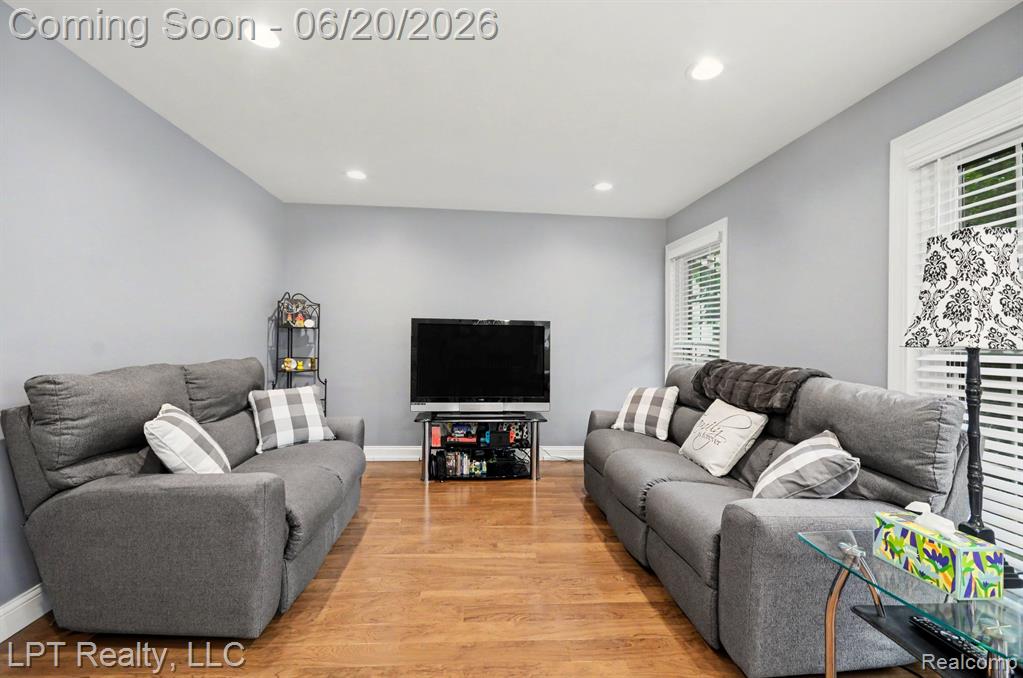 829 Langdon Court, Rochester Hills, MI 48307 — Photo 8