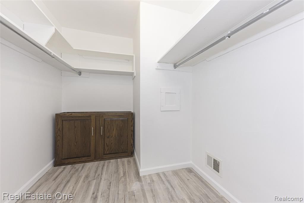 27630 W Echo Valley, 221, Farmington Hills, MI 48334 — Photo 35