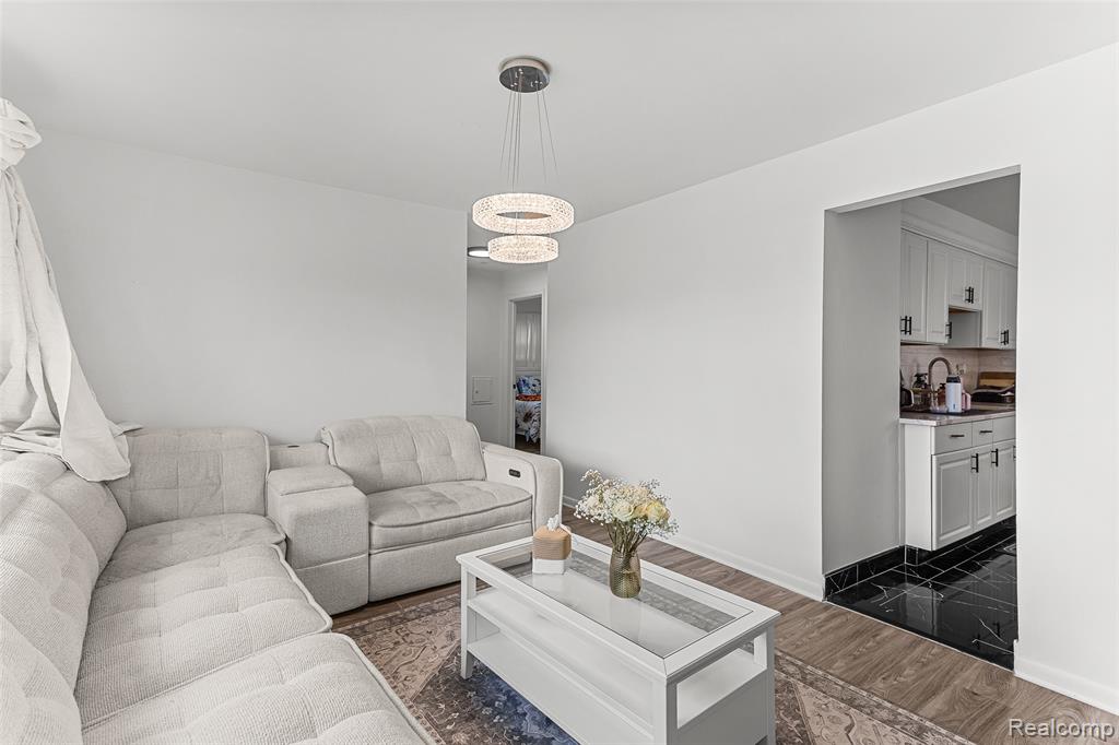 28466 Balmoral Street, Garden City, MI — Photo 9