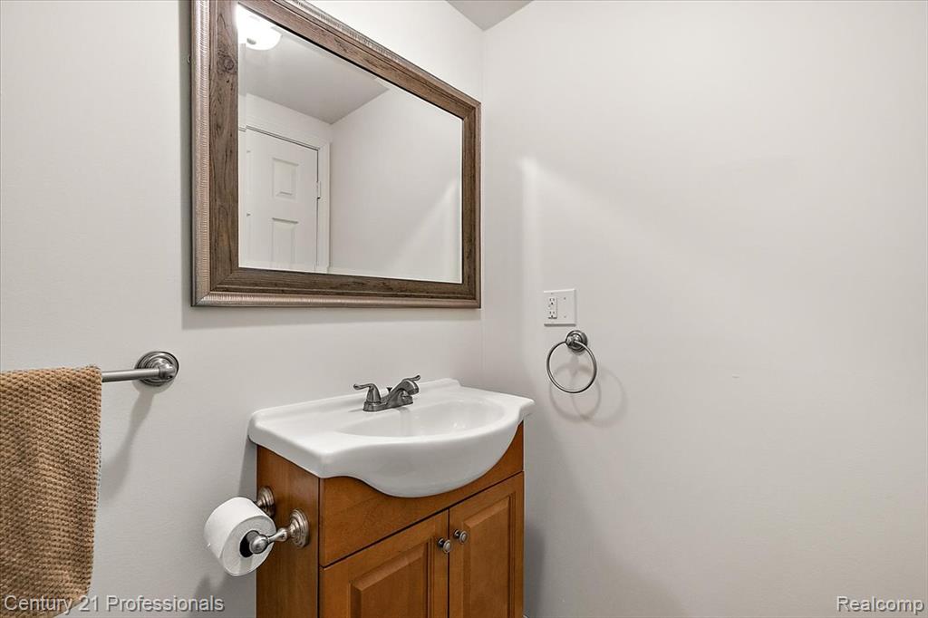 6705 College Park Drive, Clarkston, MI — Photo 88