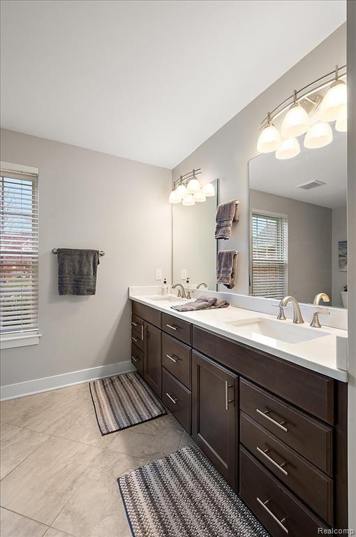 5839 Westwood Drive, Grand Blanc, MI 48439 — Photo 33