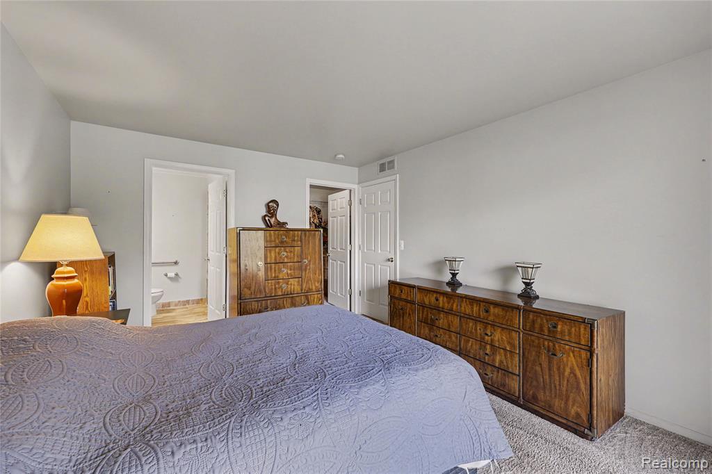 4578 Berkshire Drive, Sterling Heights, MI 48314 — Photo 17