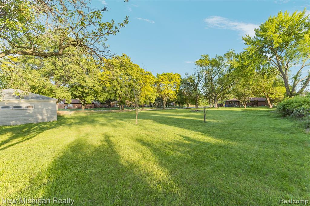 8359 Chicago Road, Warren, MI 48093 — Photo 57