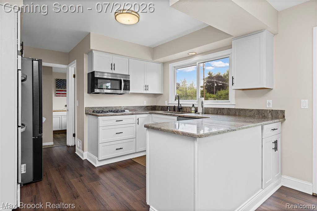 5494 Centerbrook Drive, West Bloomfield, MI — Photo 14