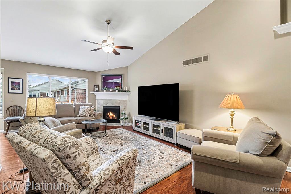 52458 Westfield Drive, Macomb, MI 48042 — Photo 2