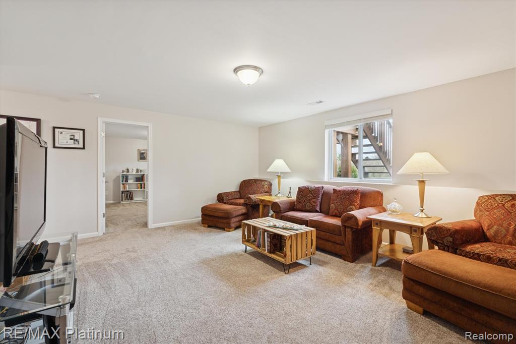 16519 Bedington Drive, Linden, MI 48451 — Photo 33
