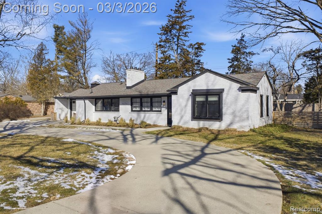 16256 W 13 Mile Road W, Beverly Hills, MI 48025 — Photo 2