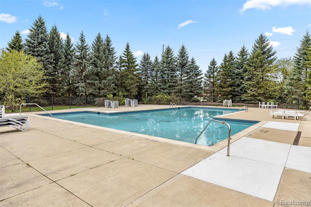 16784 Yellowstone Drive, Northville, MI 48168 — Photo 4