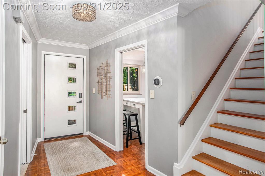 1054 Stratford Lane, Bloomfield Hills, MI 48304 — Photo 4