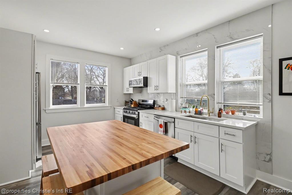 3466 FISCHER Street, Detroit, MI 48214 — Photo 13