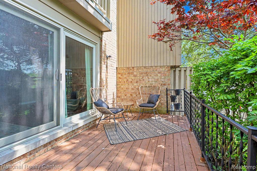 753 Oak Brook Ridge Drive, Rochester Hills, MI 48307 — Photo 8