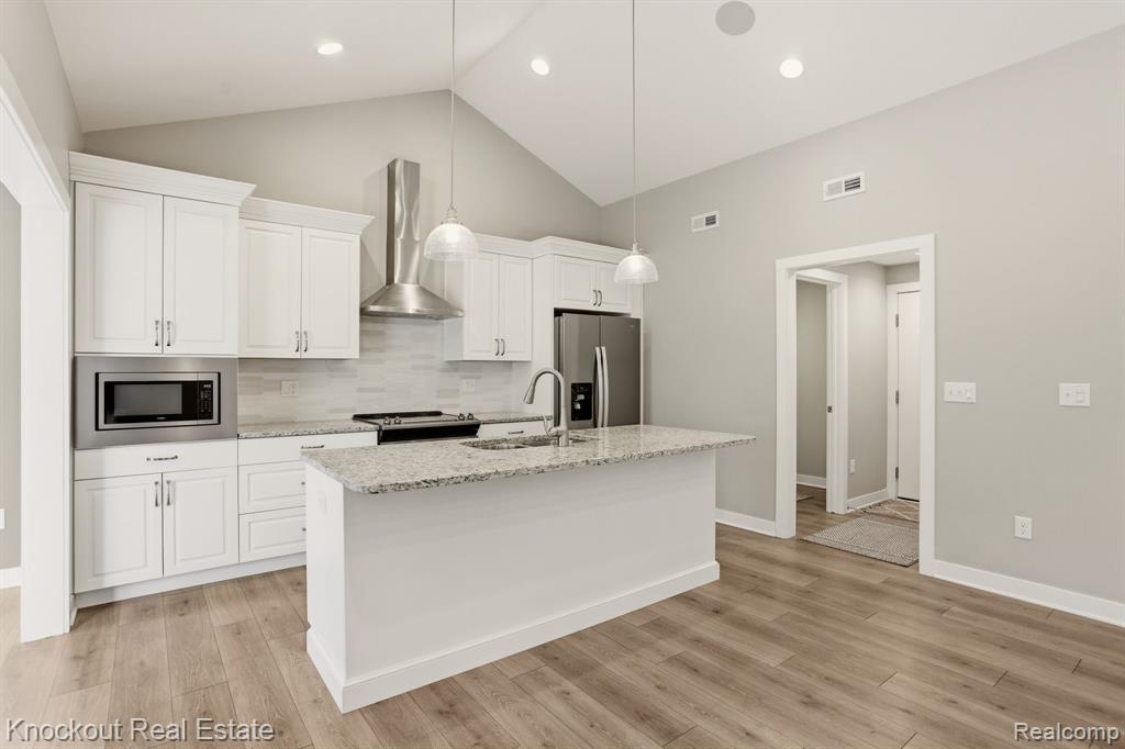 7422 Aspen Creek Drive, Midland, MI 48642 — Photo 13