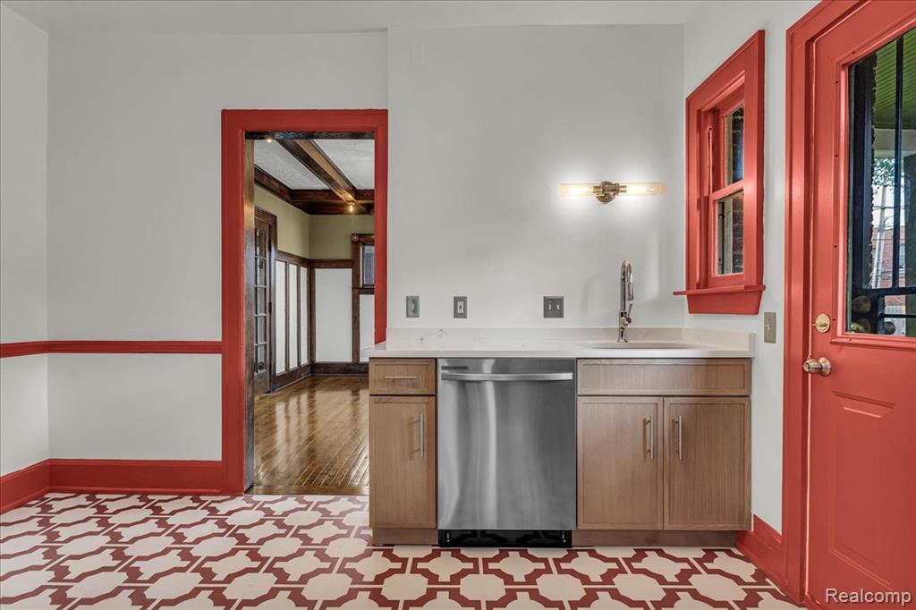 734 Delaware Street, Detroit, MI 48202 — Photo 15