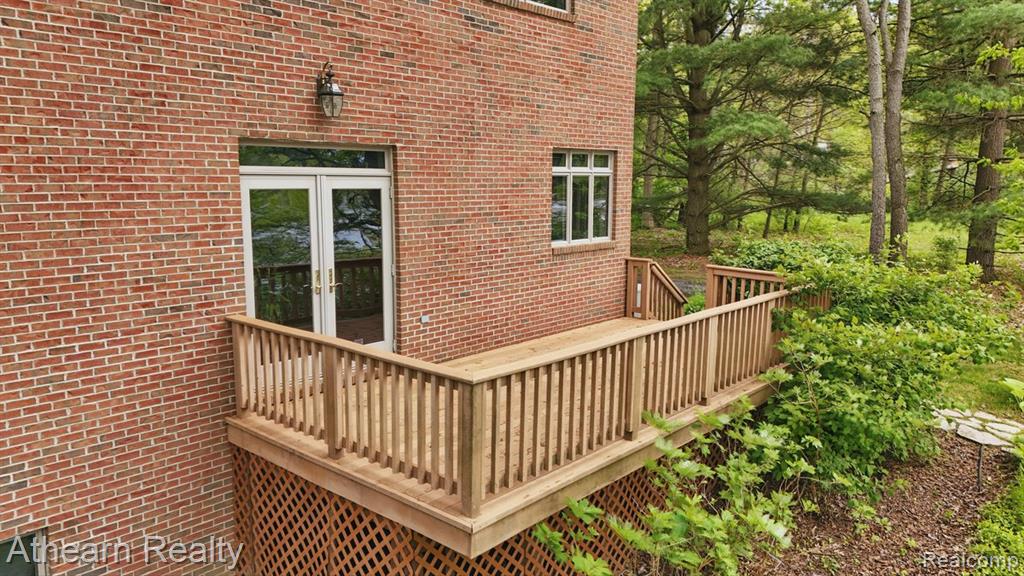 8373 Riverwalk Drive, Fenton, MI 48430 — Photo 7