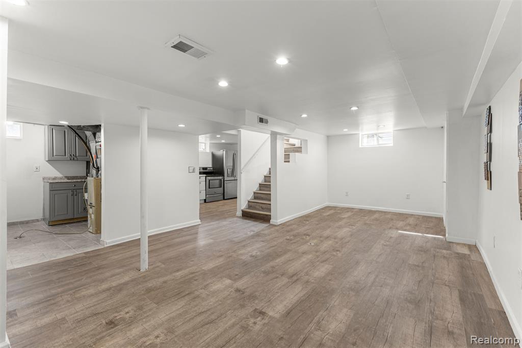 6872 Lathers Street, Garden City, MI — Photo 25