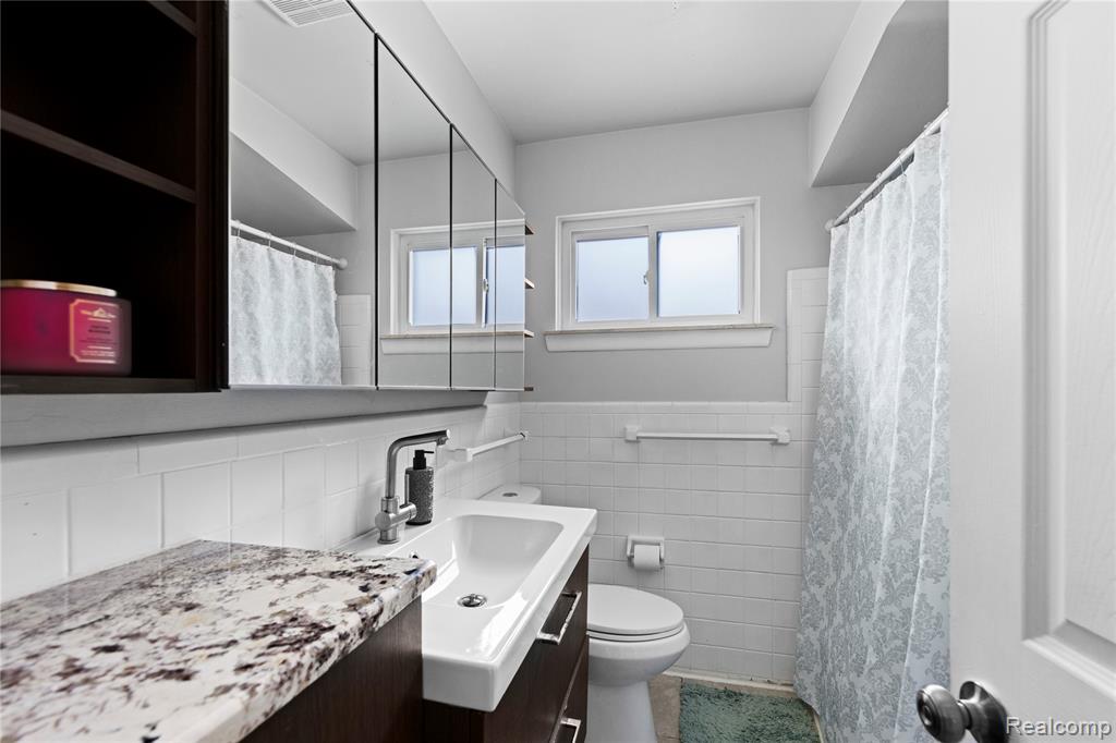 4692 McKinley Street, Dearborn Heights, MI 48125 — Photo 18
