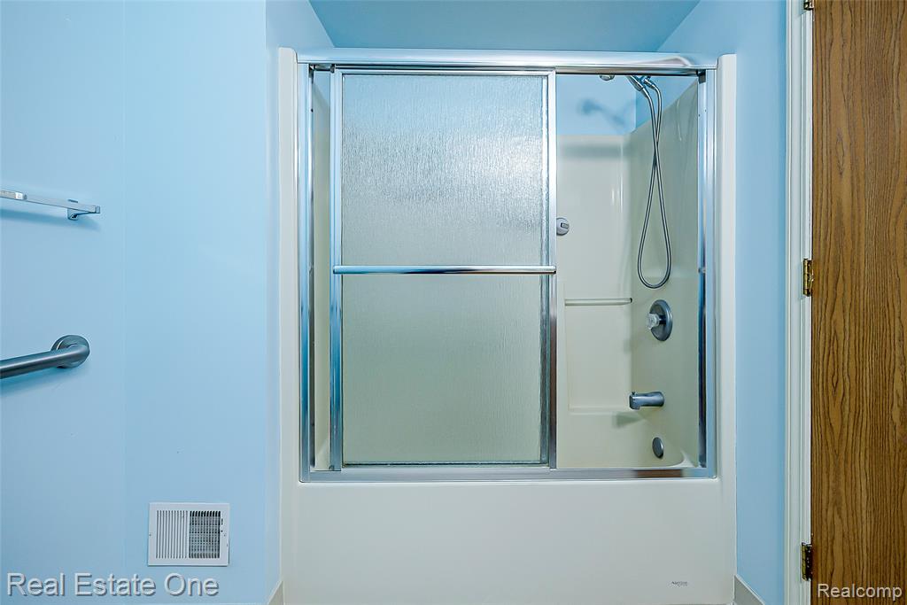 62181 ARLINGTON CIRCLE, 4, South Lyon, MI 48178 — Photo 16