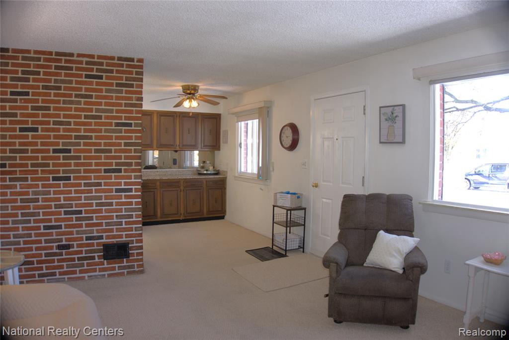 8074 Nightingale Street, Dearborn Heights, MI 48127 — Photo 4