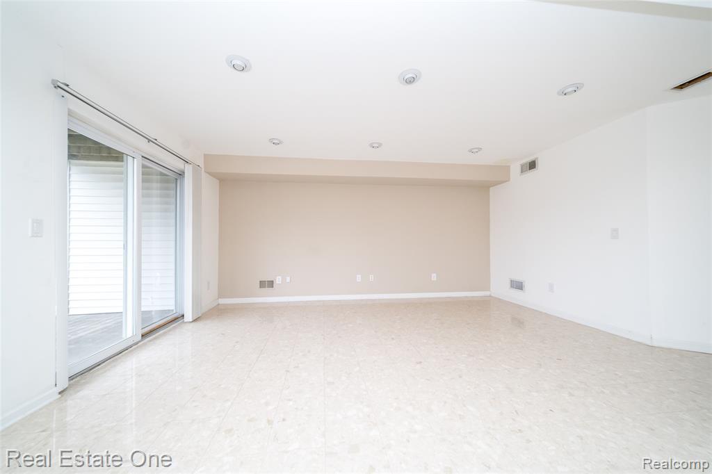 24099 Tana Court, Farmington, MI 48335 — Photo 51