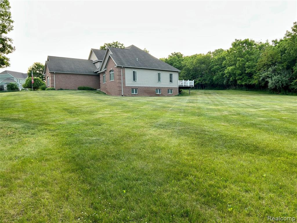 6435 Thompson Pond Drive, Whitmore Lake, MI 48189 — Photo 38
