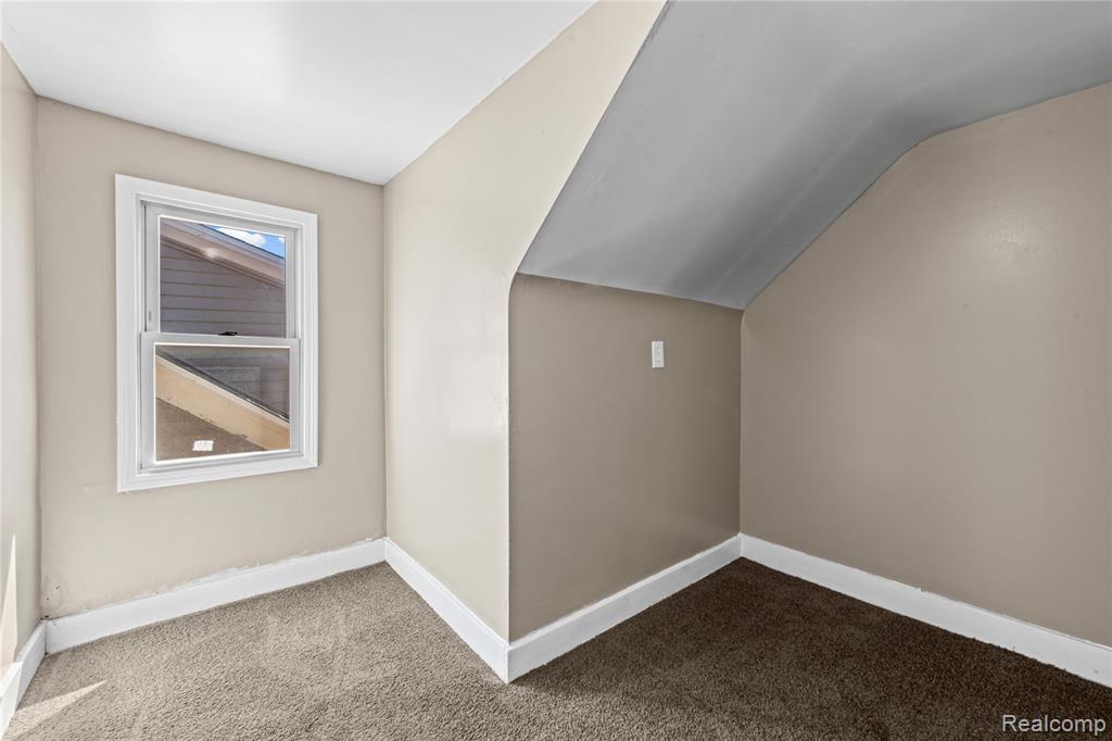 705 Cleophus Parkway, Lincoln Park, MI 48146 — Photo 15
