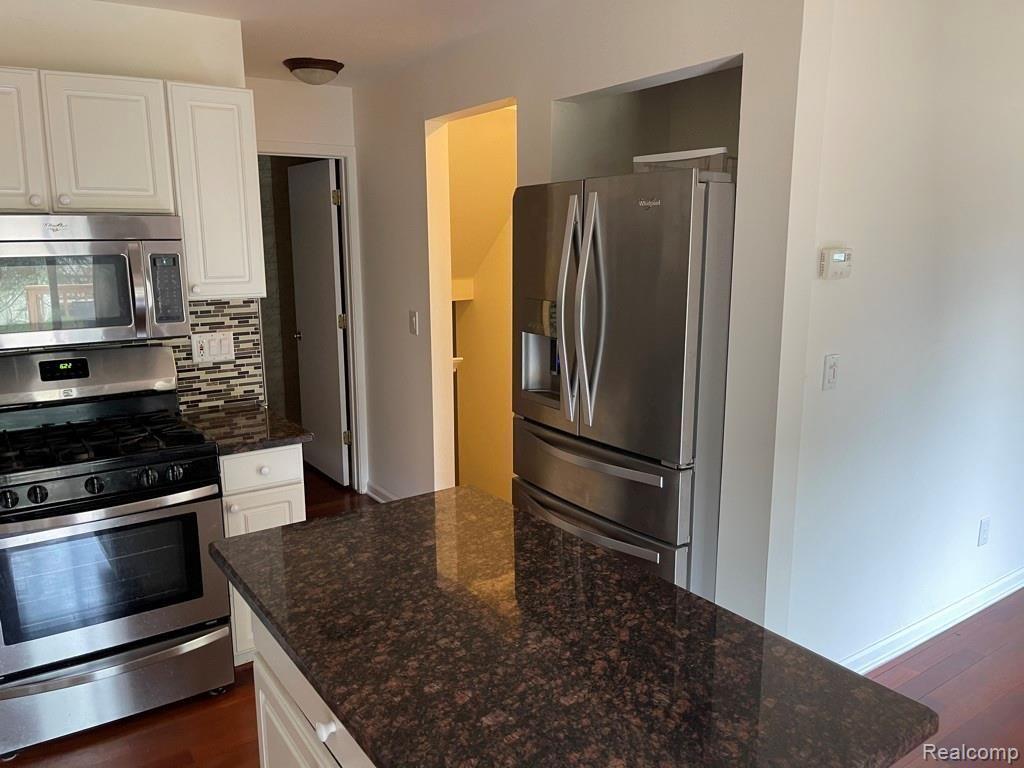 43590 WENDINGO Court, Novi, MI — Photo 6