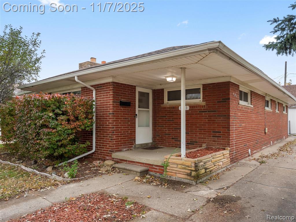 7231 Weingartz, Center Line, MI 48015 — Photo 2