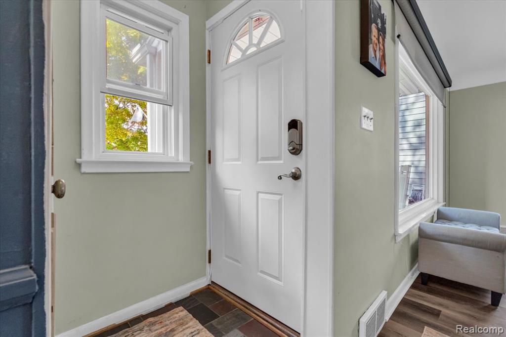 19 Maplefield Road, Pleasant Ridge, MI — Photo 5