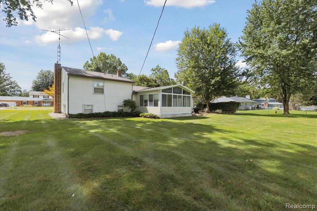 6233 Golfview Drive, Burton, MI 48509 — Photo 43
