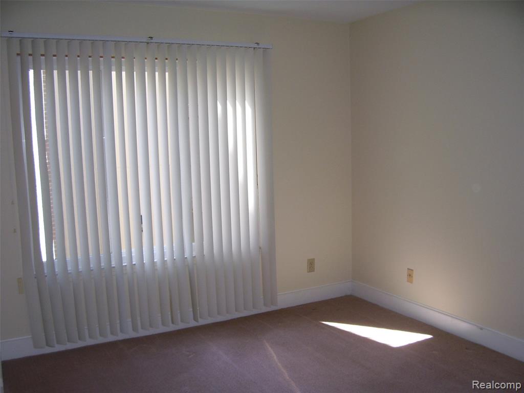 42364 Lochmoor Street, 6, Clinton Twp, MI 48038 — Photo 11