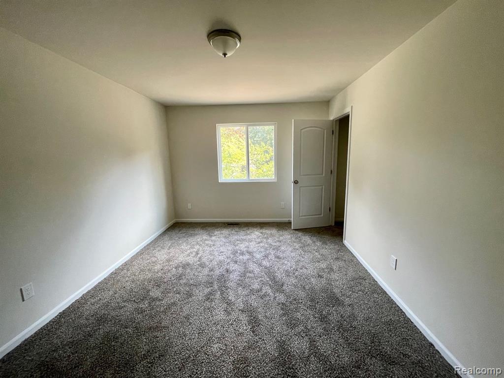 3997 Lotus Landing Circle, Waterford, MI 48329 — Photo 21