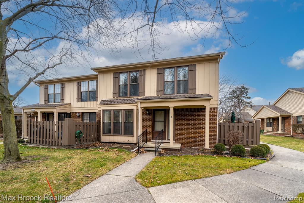 8691 Edgewater Lane, Warren, MI 48093 — front exterior