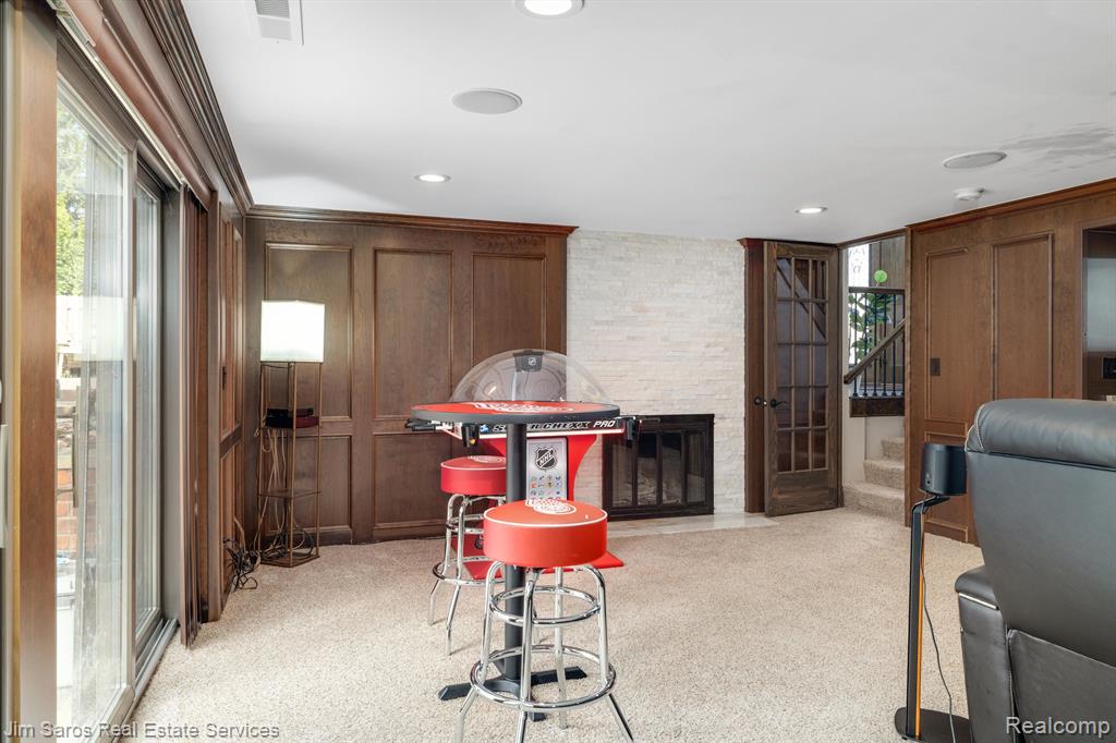 71 WOODLAND SHORES Drive, Grosse Pointe Shores, MI 48236 — Photo 14
