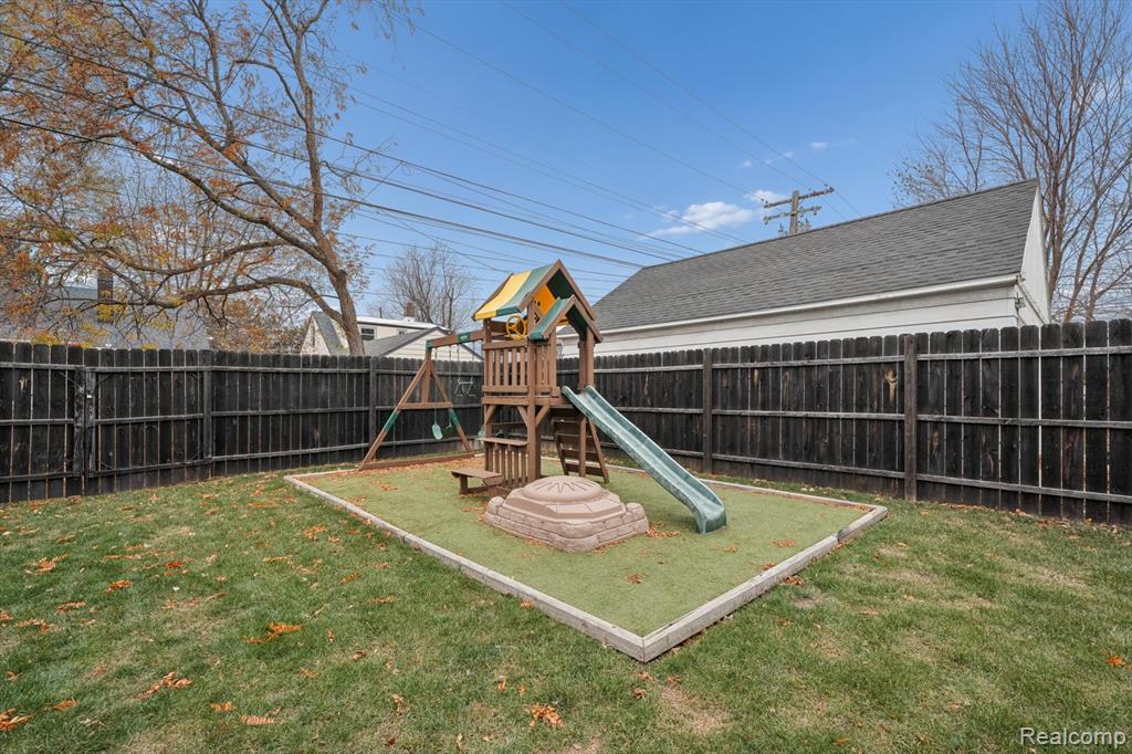 17748 Reno Street, Riverview, MI 48193 — Photo 38