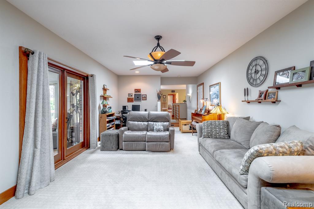 7488 DRIFTWOOD Drive, Fenton, MI 48430 — Photo 12