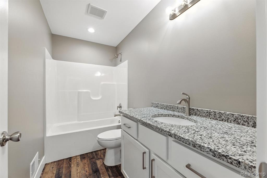 108 N Lester Street, Capac, MI 48014 — Photo 3