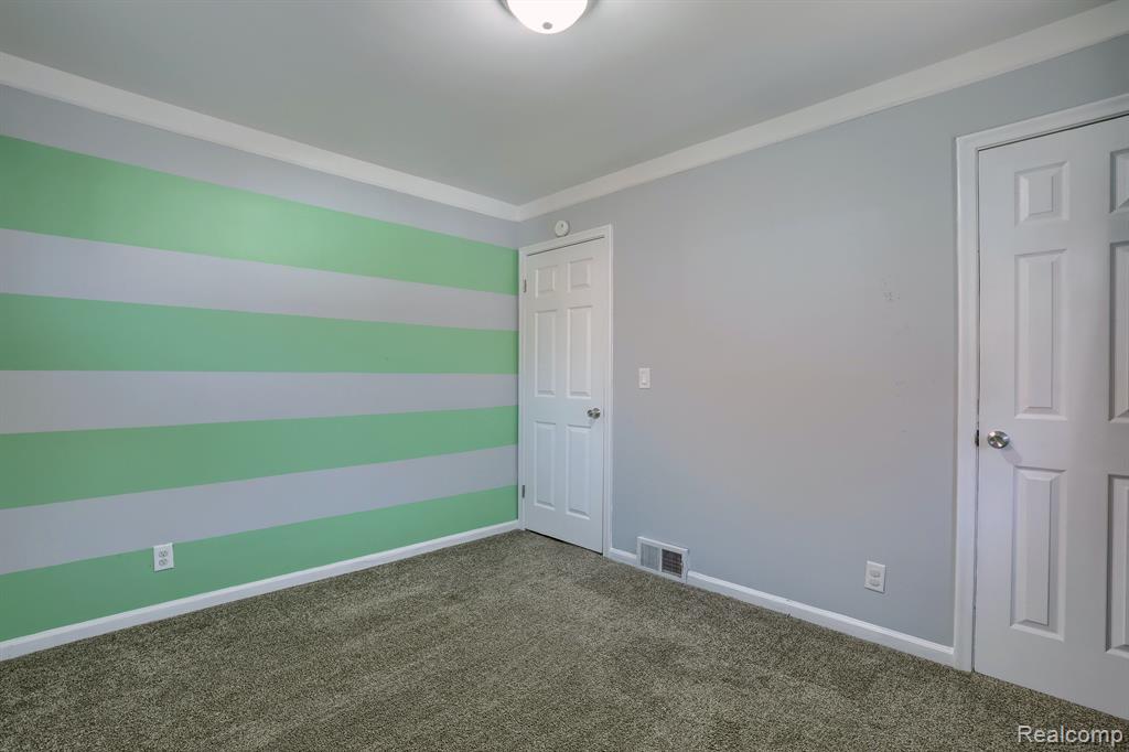 539 FARNHAM Avenue, Lincoln Park, MI 48146 — Photo 15
