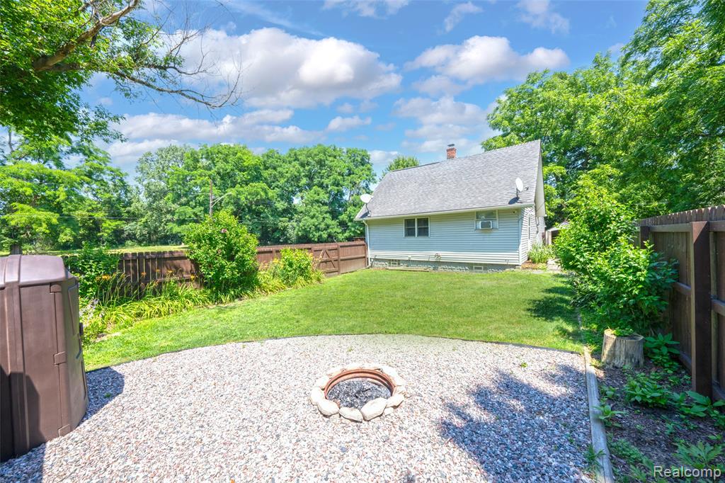 576 Brooks Avenue, Pontiac, MI 48340 — Photo 29