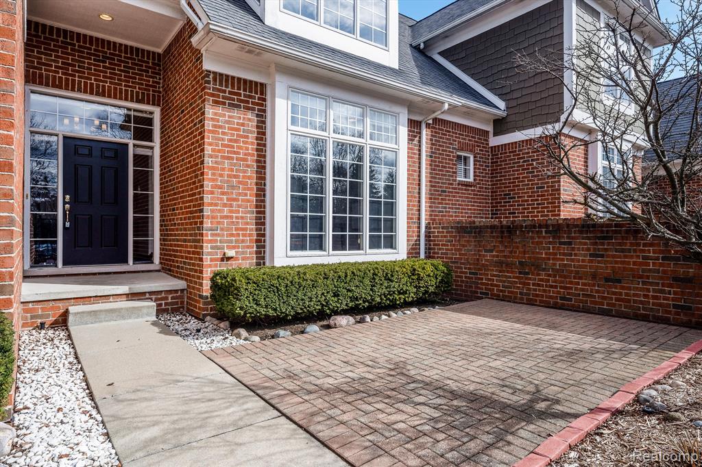 758 SEABISCUIT Drive, Troy, MI 48084 — Photo 4