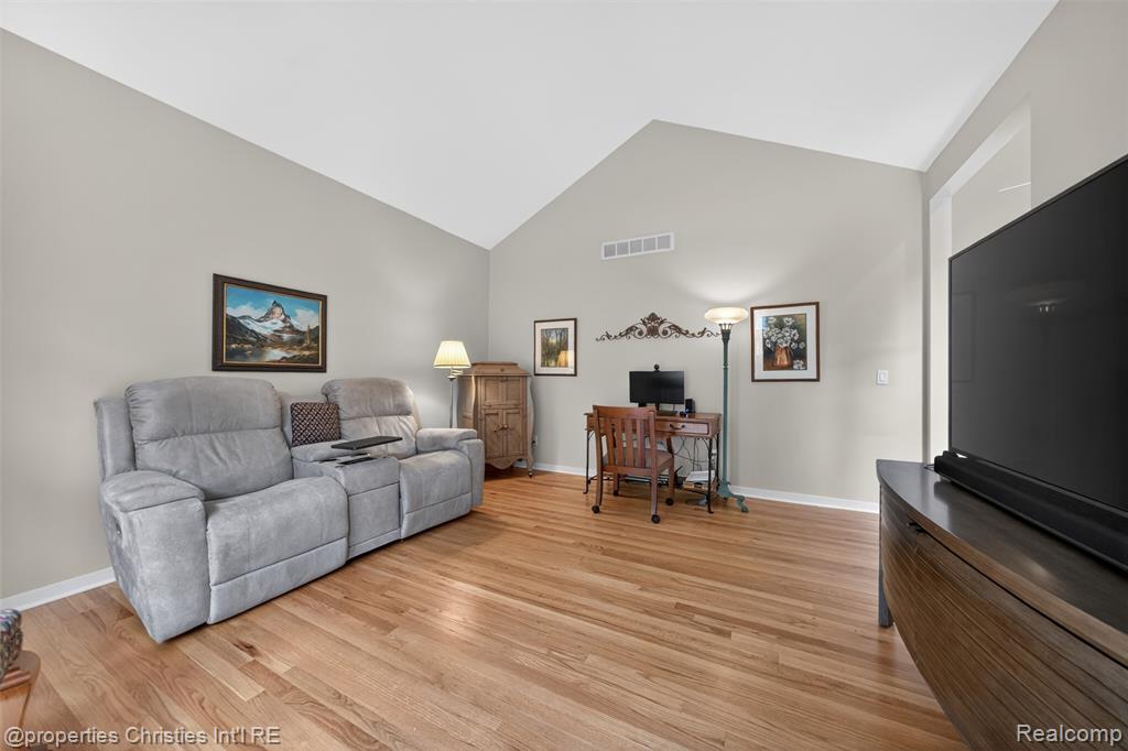 6390 Country Shire Lane, West Bloomfield, MI 48323 — Photo 6