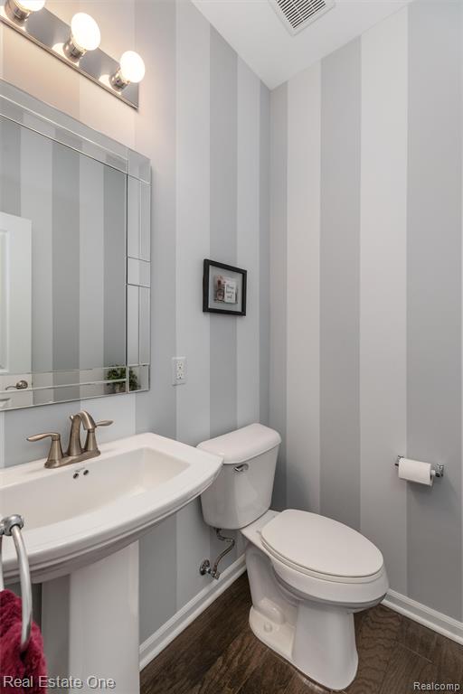 260 Center Boulevard, Wixom, MI 48393 — Photo 13