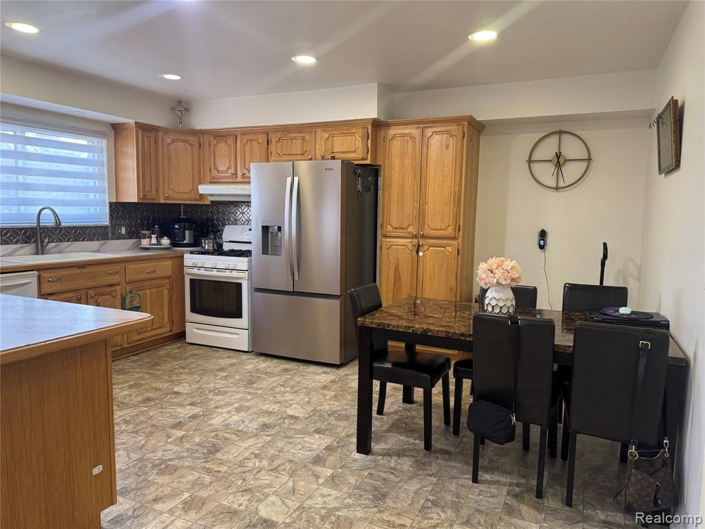 15794 Nader Court, Clinton Twp, MI 48038 — Photo 10