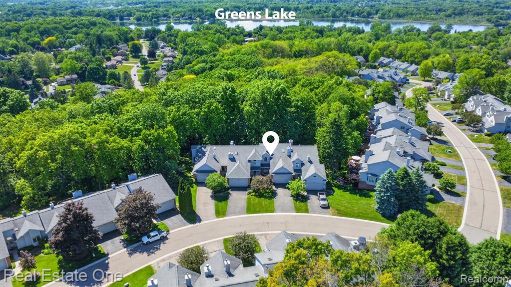 6586 Scenic Pines Court, 43, Clarkston, MI — Photo 4