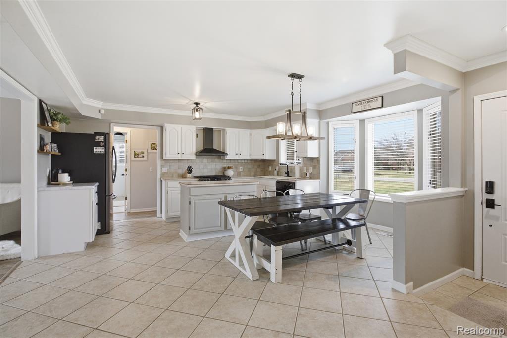 8234 E Pearson Road E, Shelby Twp, MI 48316 — Photo 3