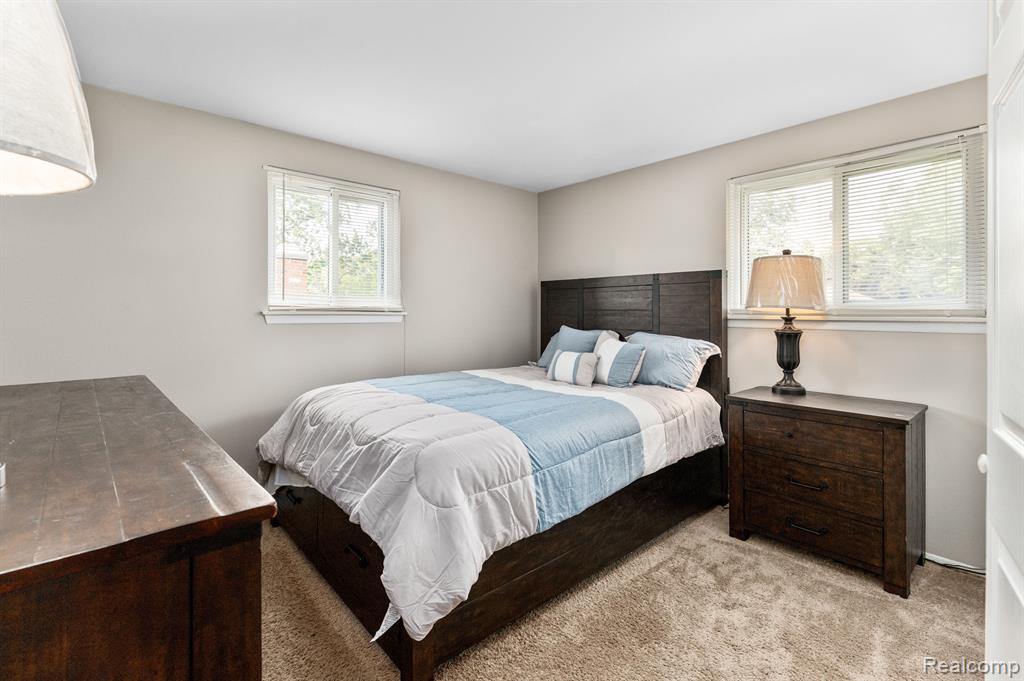 18230 RAINBOW Drive, Lathrup Village, MI 48076 — Photo 18