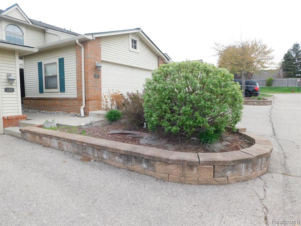 5606 DRAKE HOLLOW Drive W, West Bloomfield, MI — Photo 4