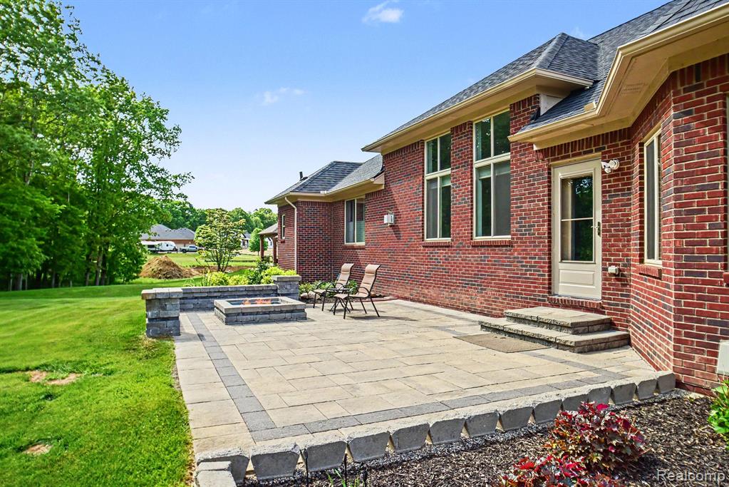 4912 Rosy Drive, Leonard, MI 48367 — Photo 36