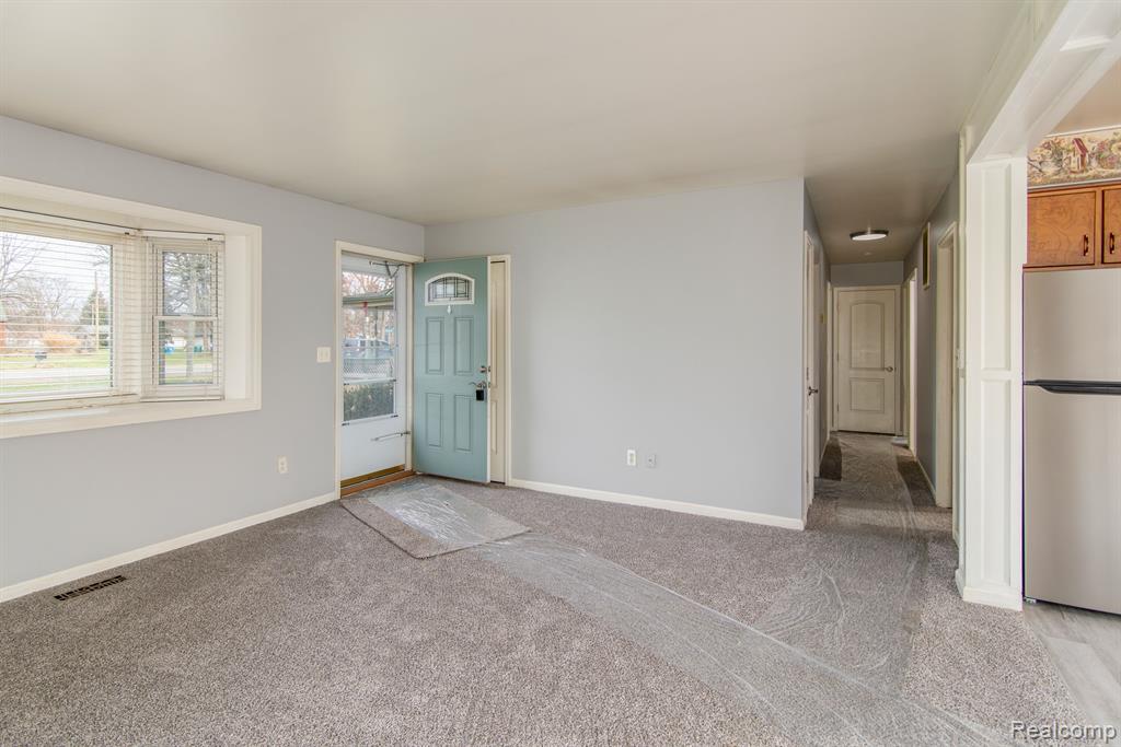 707 W COMMERCE Road, Commerce Twp, MI 48382 — Photo 3