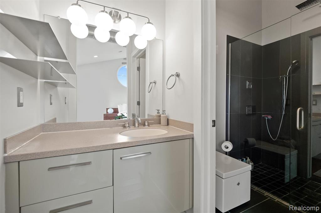 670 W 11 Mile Road, Royal Oak, MI 48067 — Photo 30