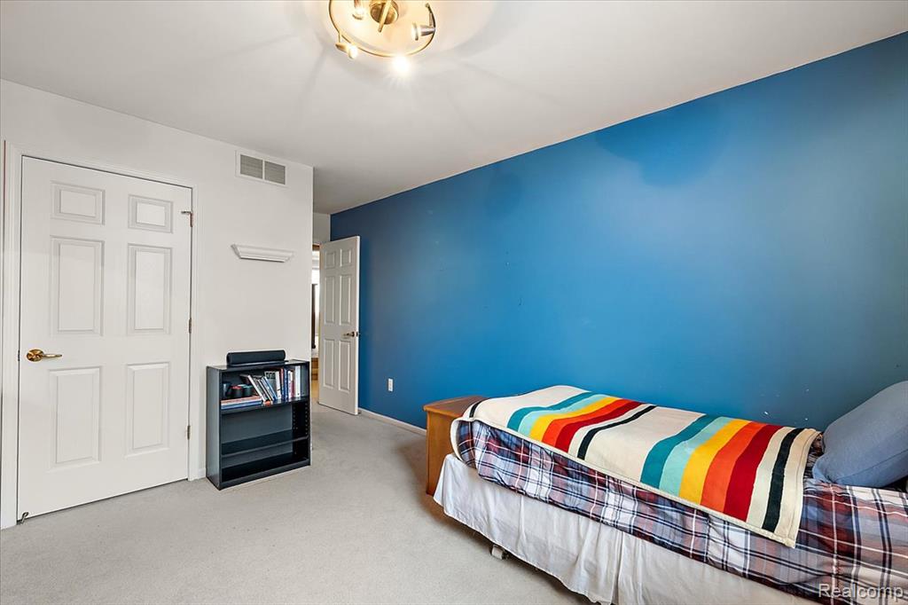 7108 Branford Court, West Bloomfield, MI — Photo 46